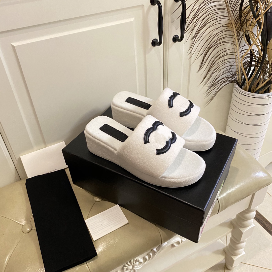 

Designer Slippers Plush Slippers Women Platform Slipper Wedge Sandals Fur Warm Sandal Winter Autumn Slides 35-40