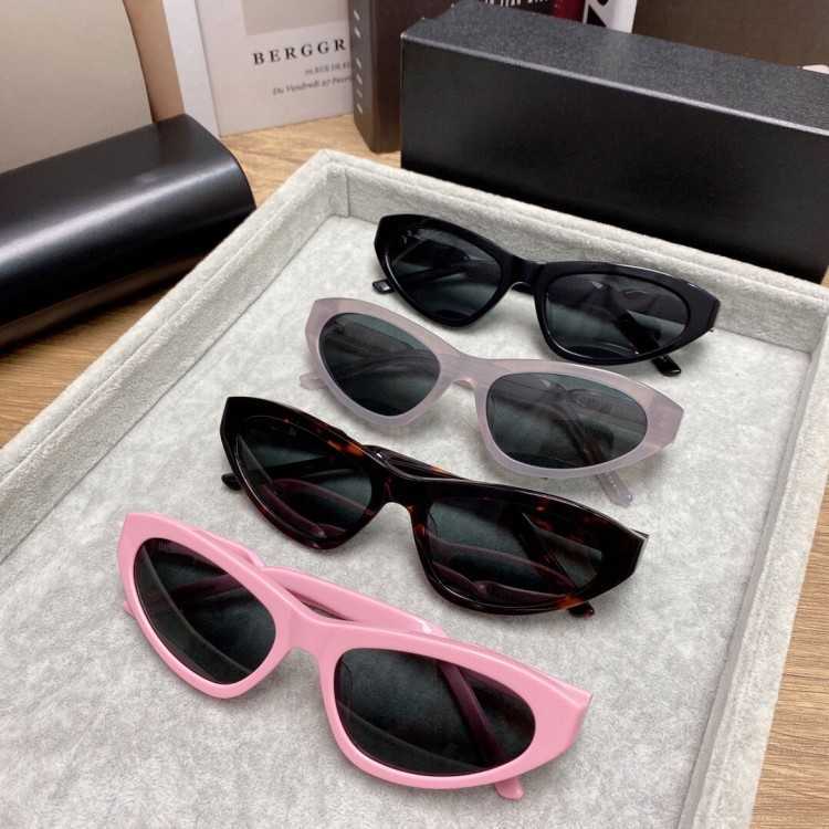 

designer oversized cat glasses Paris B home network red same character individuality hip hop sunglasses female fried dough twist leg sunglasses BB0204