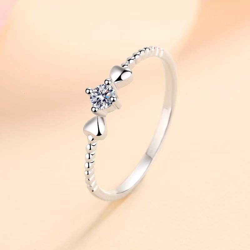 

Cluster Rings Trendy 100% S925 Silver 0.1ct D Color Moissanite Heart Ring Women Jewelry Plated Pt950 Gold Diamond Wedding GiftCluster