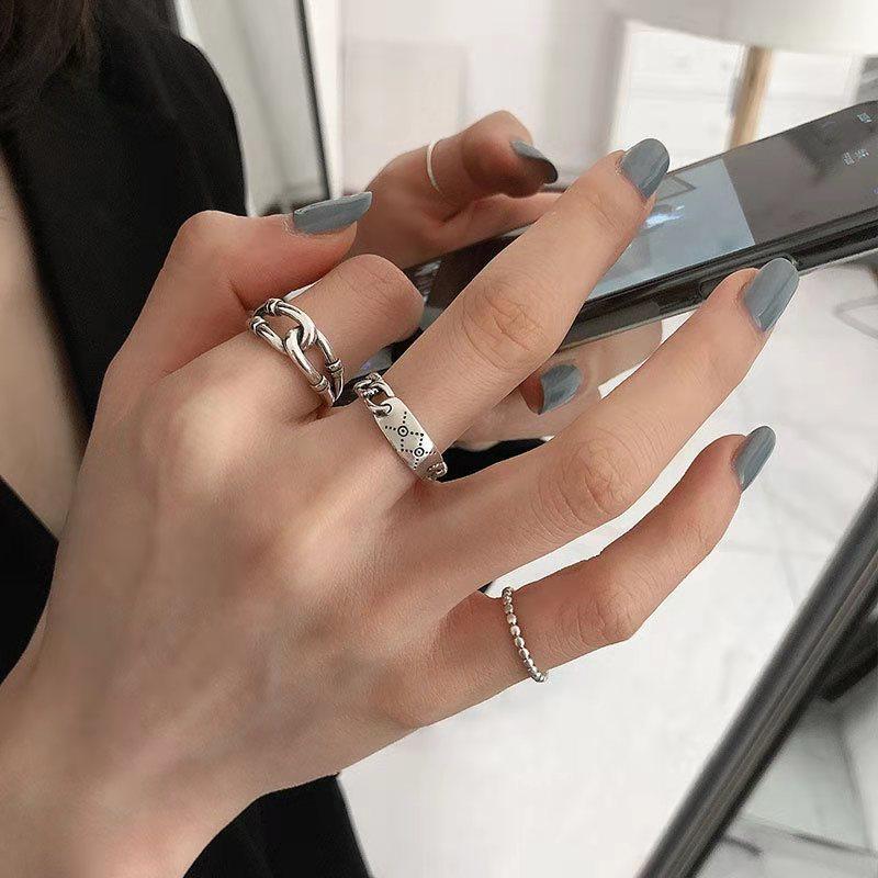 

Cluster Rings Punk Smile Letters Chain Ring Set For Women Girls Fashion Simple Hollow Out Geometry Adjustable Silver Jewelry Party Gift