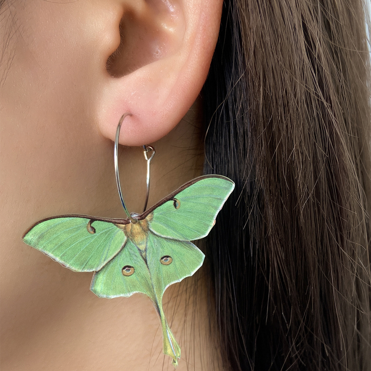

New Fashion Simple Acrylic Green Butterfly Moth Earrings Female High Sense Personalized