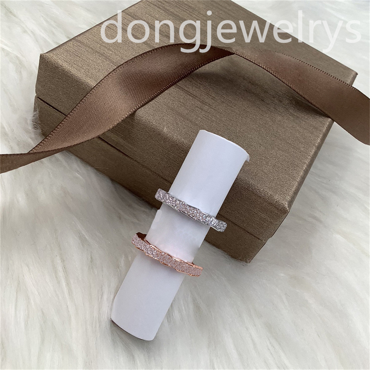 

Luxury Classic Styles Band Rings Sliver Couple Ring Popular Wedding Ring Girlfriend Gift Fascinating Diamond Engagement Jewelry Dongjewelrys