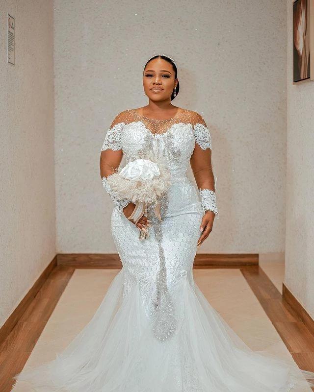 2022 Luxe Plus La Taille Africaine Sirène Robes De Mariée Bijou Cou Illusion Dentelle Cristal Perles Robe De Mariée Manches Longues Arabe Robes D
