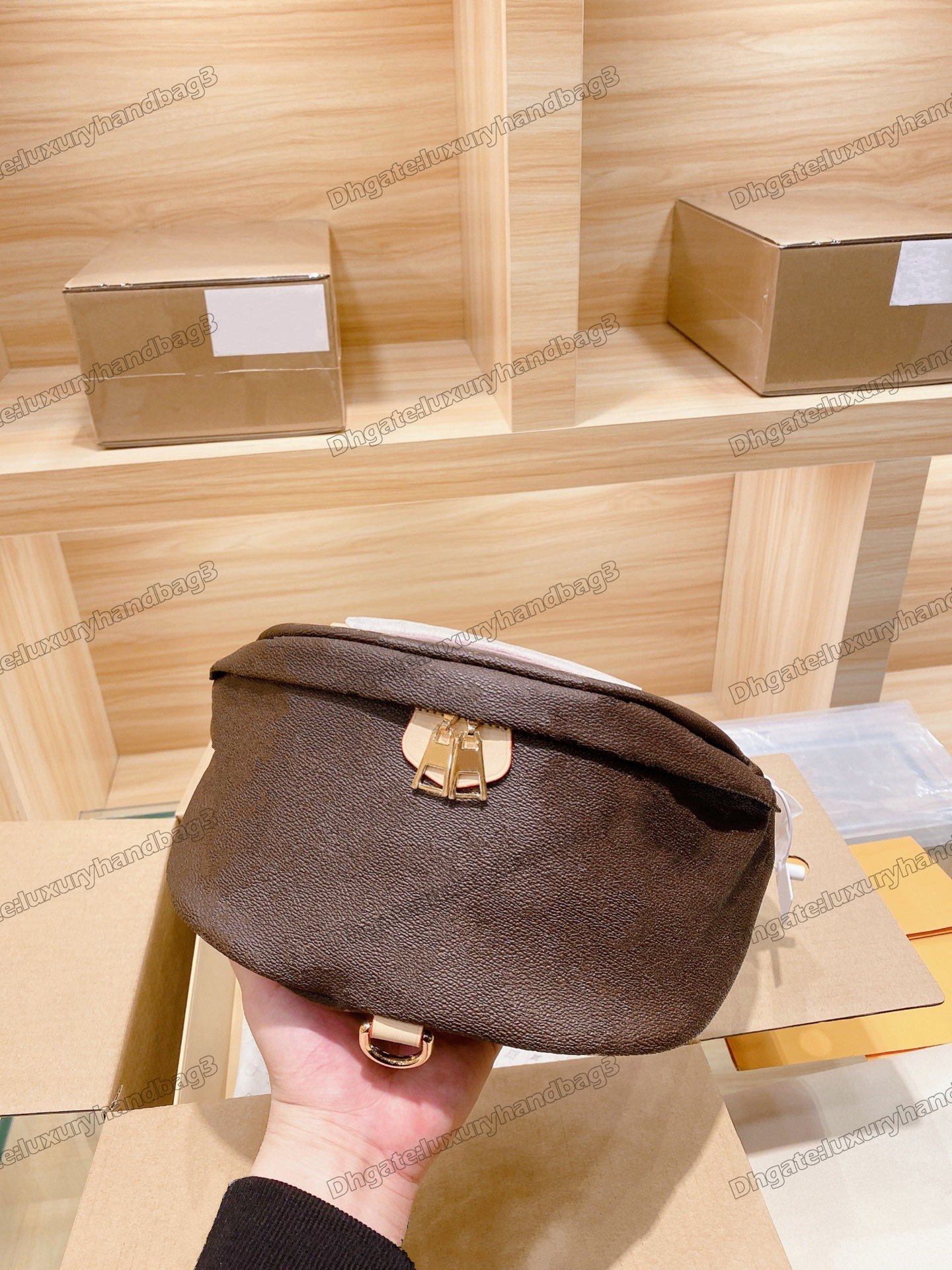 

M43644 BUMBAG Classic Sports Shoulder Bag Brown Monograms Coated Canvas Luxurys Cross Body Versatile Designers Belt Bag