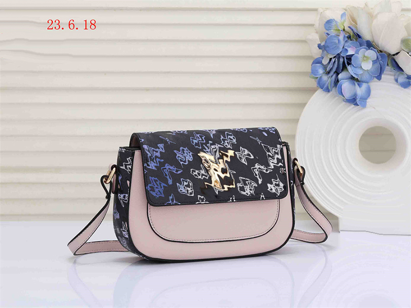 

High quality luxury brand ladies fashion shoulder bag designer tote chain letter print messenger handbag European and American wild#08
