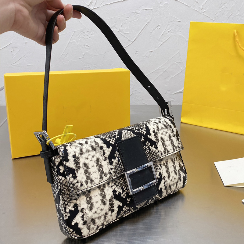 Luxe Baguette Sac Femmes Sacs À Main Bourse Python Imprimé En Cuir Patchwork Couleur Sous Les Bras Sacs À Bandoulière Designers Mode Lettre Embra