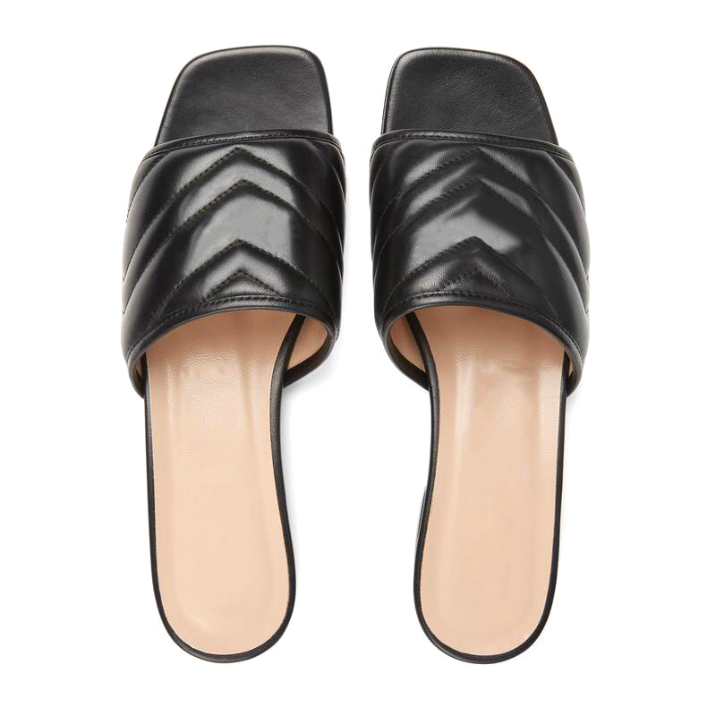 Luxurys Designers Slipper Diapositives Femmes 22SS Mode Casual Chaussures Dames Pantoufles en plein air PU Vacances Sandales de plage avec lettre