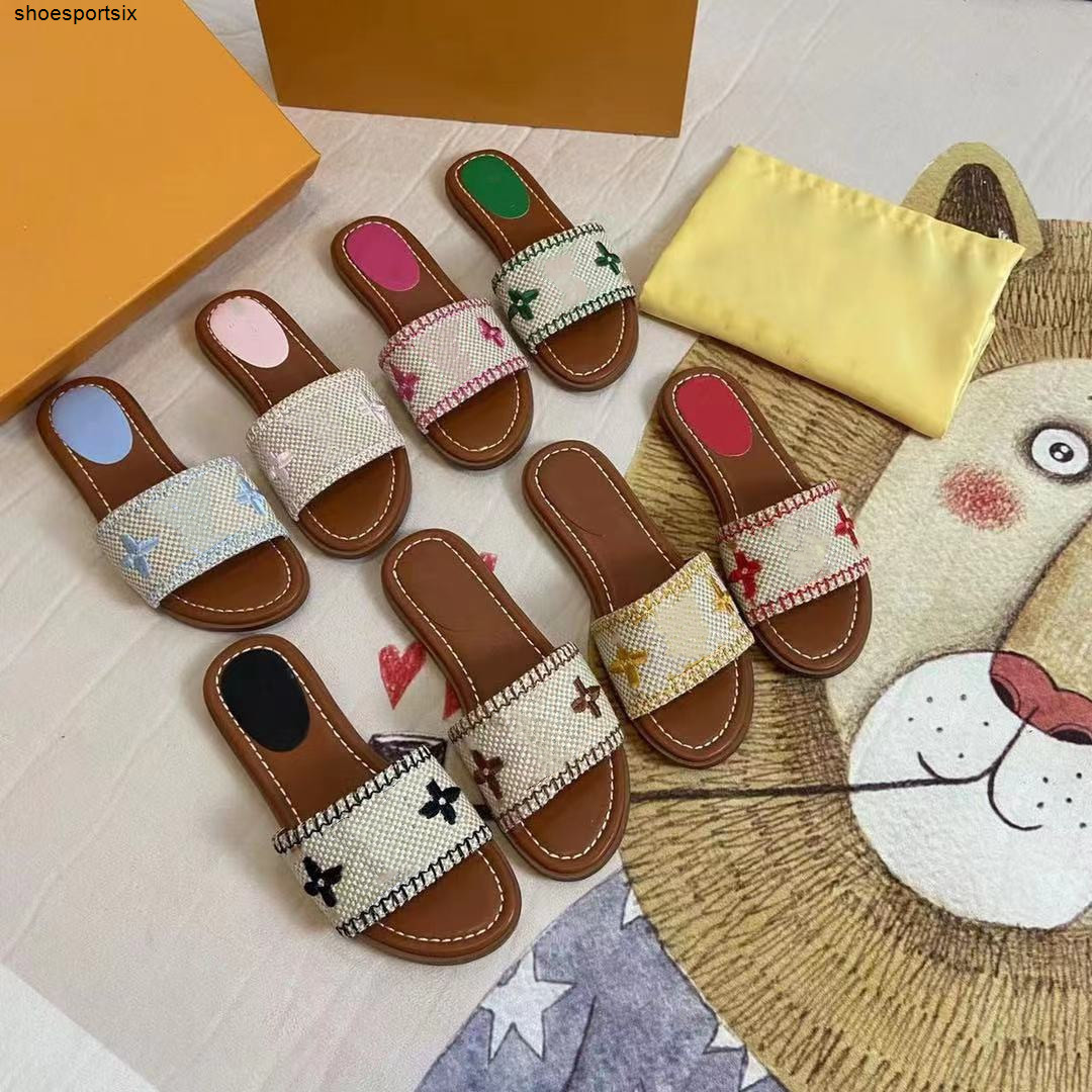 

Designer Women Classic Slippers Indoor Red Black Rubbe Sexy Summer Flat Embroidery Mule Slides Flip Flops Womens Beach Outdoor Party Sandals