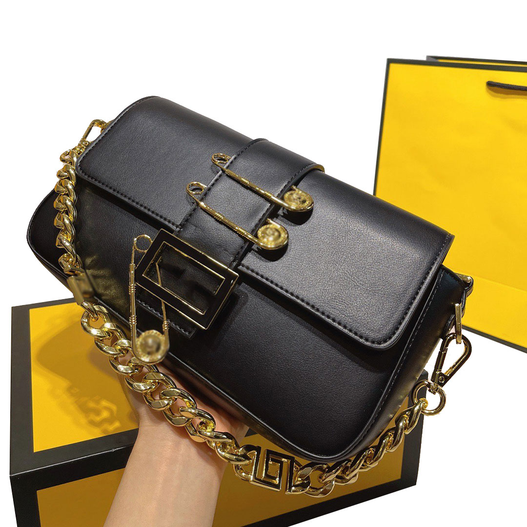 

Designer Women Baguette Shoulder Bag Italy Roma Brand Fashion Classic Baguettes Handbags Woman Big Chain Strap Underarm Handbag Luxurys Designers Brooch Bags 20CM, Black