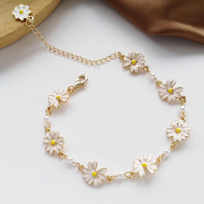 

Charm Bracelets Kpop Cute Flower Bracelet Femme Colorful Daisy Pendant Leather Link Chain For Women Temperament JewelryCharm
