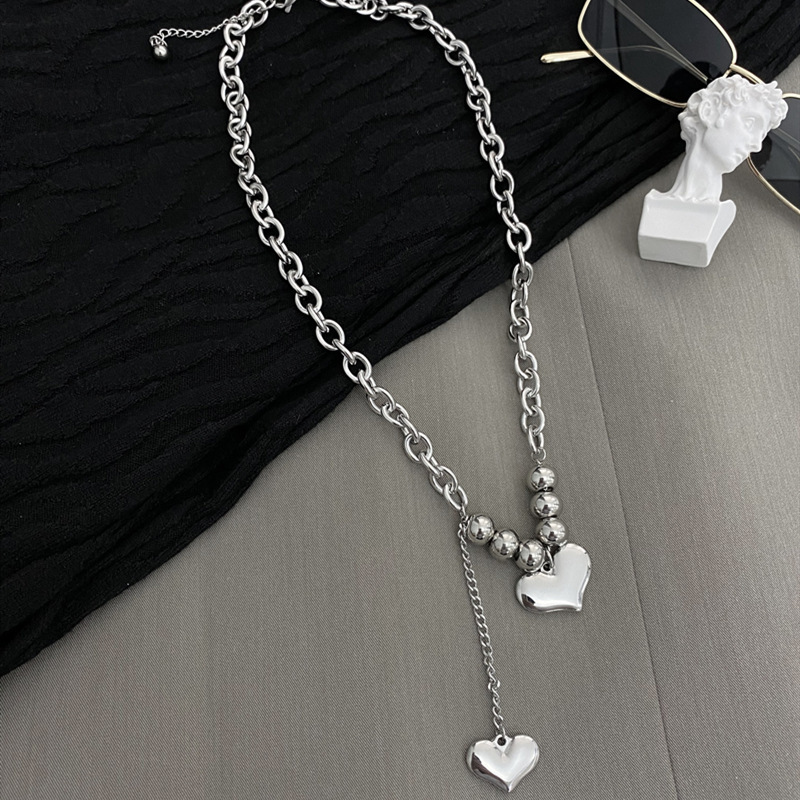 

Dimensional Love Steel Necklace Female Clavicle Chain Thick Metal Hip Hop Niche Design