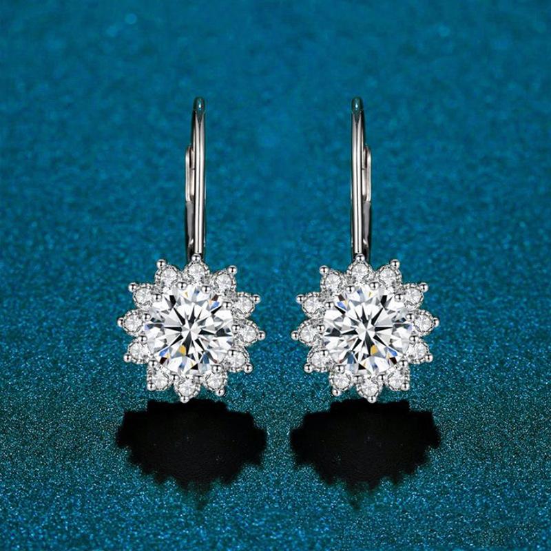 

Clip-on & Screw Back Classic 2 Carat D Color Moissanite Sunflower Clip Earrings For Women S925 Silver Jewelry Diamond BirthdayClip-on