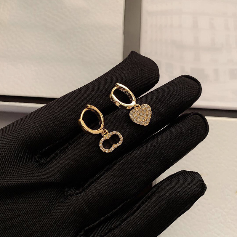 

Fashion Gold Earrings Women Designer Jewelry For Womens Diamond Earring Luxury Heart Stud Classic Love Studs Party Wedding 2203295WU