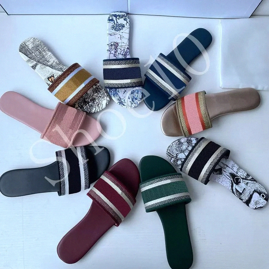 

Luxury Brand Sandals Dway Slippers Leather Summer Flat Dways Slippers Embroidery Fashion Beach Womens Big Head Rainbow Letters Beach Dior Slippers