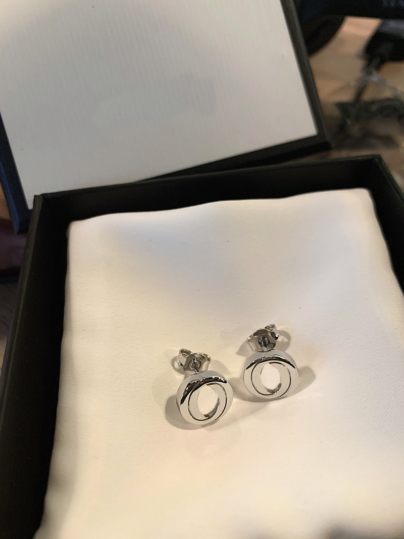 

Hoop Silver Earrings Designer For Women Luxurys Designers Heart Pendant Stud Earrings Luxury Jewelry G Earring Wedding Gift D2205101Z