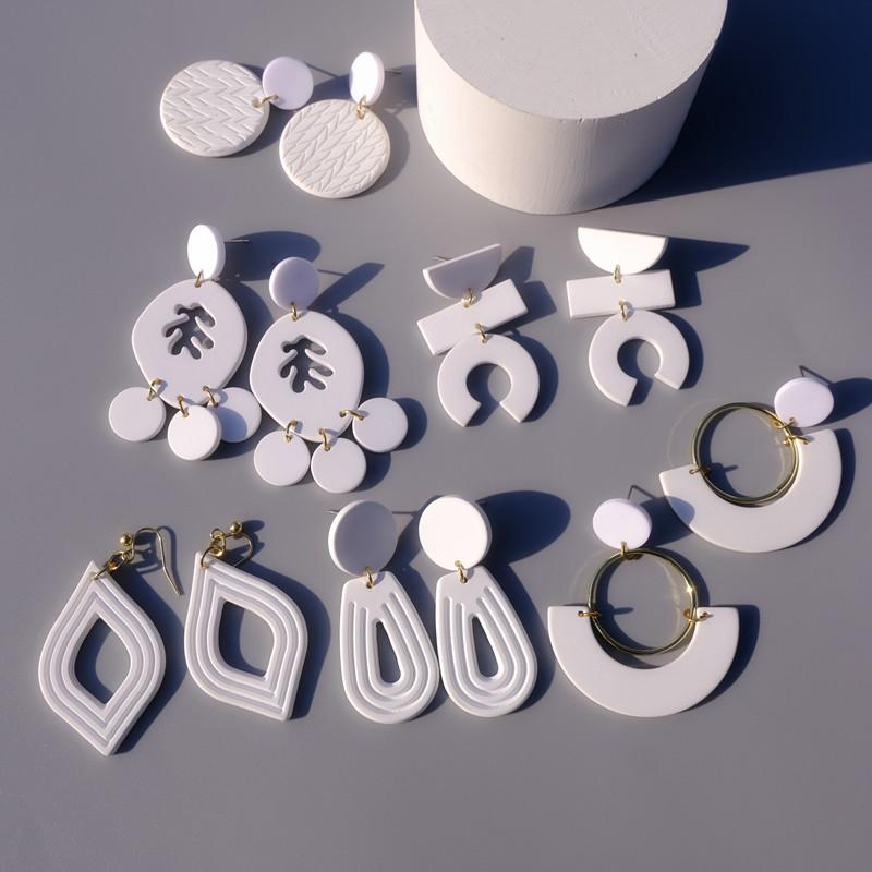

Dangle & Chandelier 2022 Ins Fashion White Acrylic Geometric Irregular Round Hollow Long Earrings For Women Party Jewelry GiftsDangle