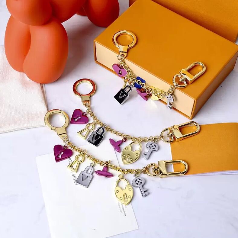 

Luxury Designer Colorful Keychain Men Women Keys Pendant Silver Key Chain Bag Ring Buckle Classic Love High Quality Keychains With Box Dustbag