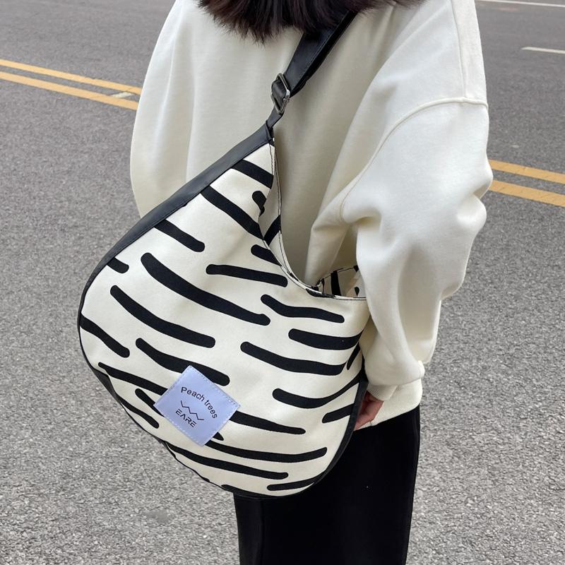 

Evening Bags High Capacity Shoulder For Women 2022 Winter Zebra Quilted Handbags Ladies Big Crossbody Purses Brand Designer, Beige