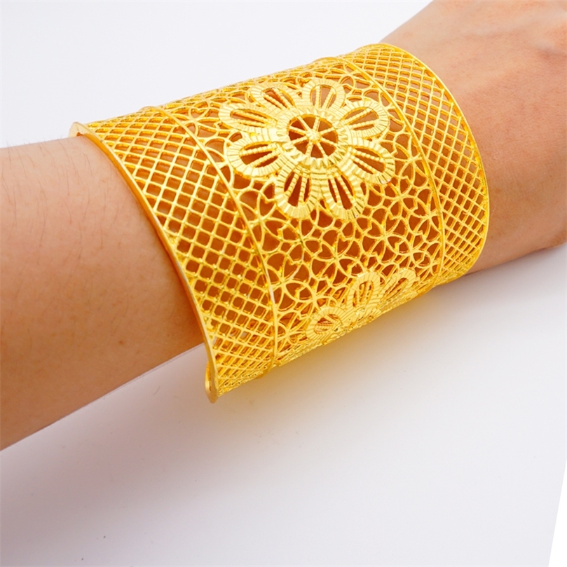 

Luxury Dubai Wide Bracelet Bangle for Women Gold Color African India Jewelry Bridal Wedding Engagement Banquet Gifts 220402