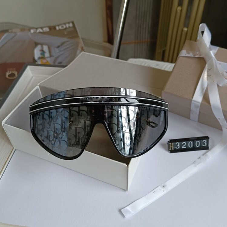 

designer sunglasses for woman Fashion integrated windproof d-letter Sunglasses Women's outdoor riding glasses large frame one-piece Sunglasses men's anti ultra