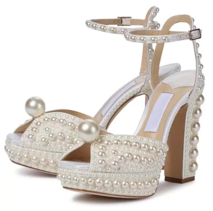 Luxury Femmes Sandals Chaussures Set White Pearls Talons hauts Lady Gladiator Sandalias Design Robe de mariée Bridal EU35-43.box