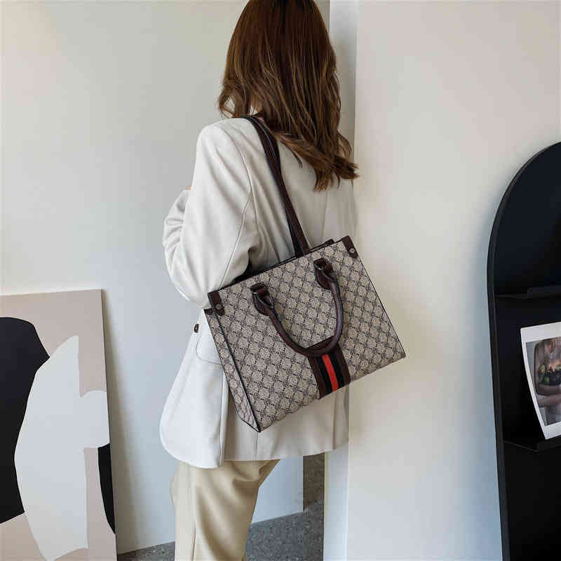 

new printed large capacity tote bag leisure simple portable sling Shoulder Messenger women's Handbags Design deals, Trumpet