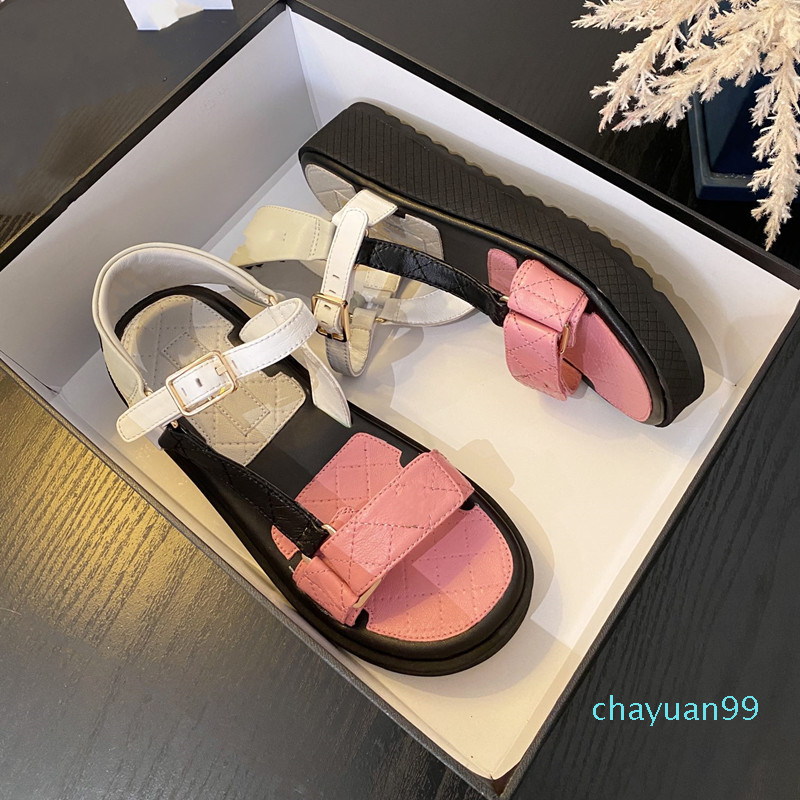 Femmes de luxe Lady Summer Beach Sandal Chaussures concepteur décontractée confortable 3,5 cm Talons de coin Sandales 2022