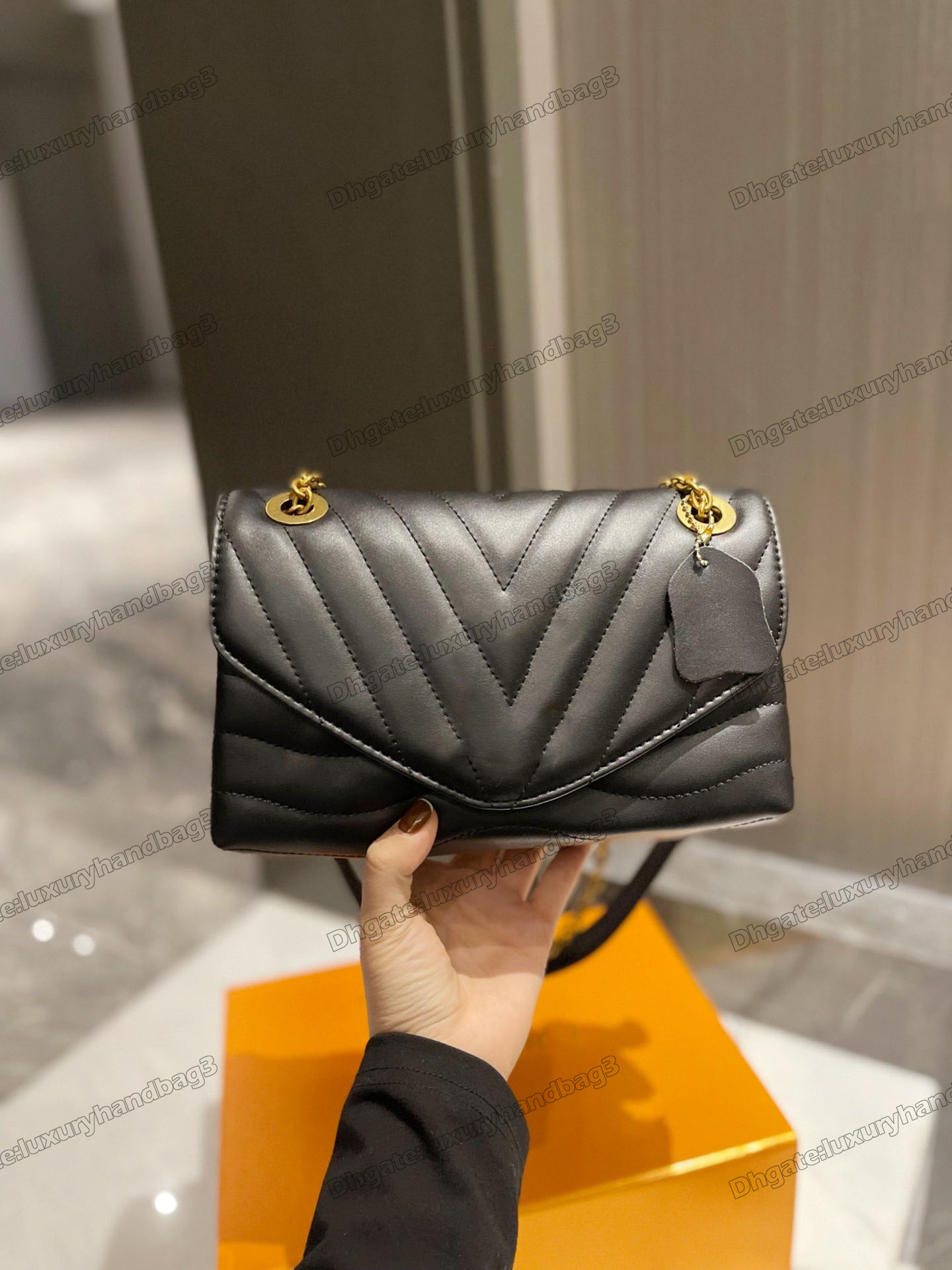 

NEW WAVE CHAIN BAG Signature V Shaped Quilting Leather Shoulder Bags Designer Vintage CrossBody Message Bag Luxurys Flap Envelope Tote