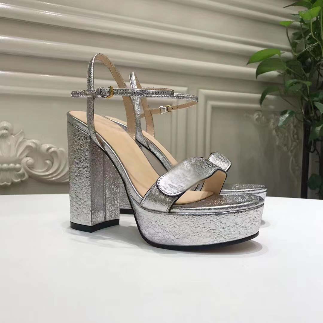 

2022 Sandals Designer The latest luxury brand high quality bare clasp Foam Runners open-toe thick heel sandals, fashionable 10cm casual style, Red