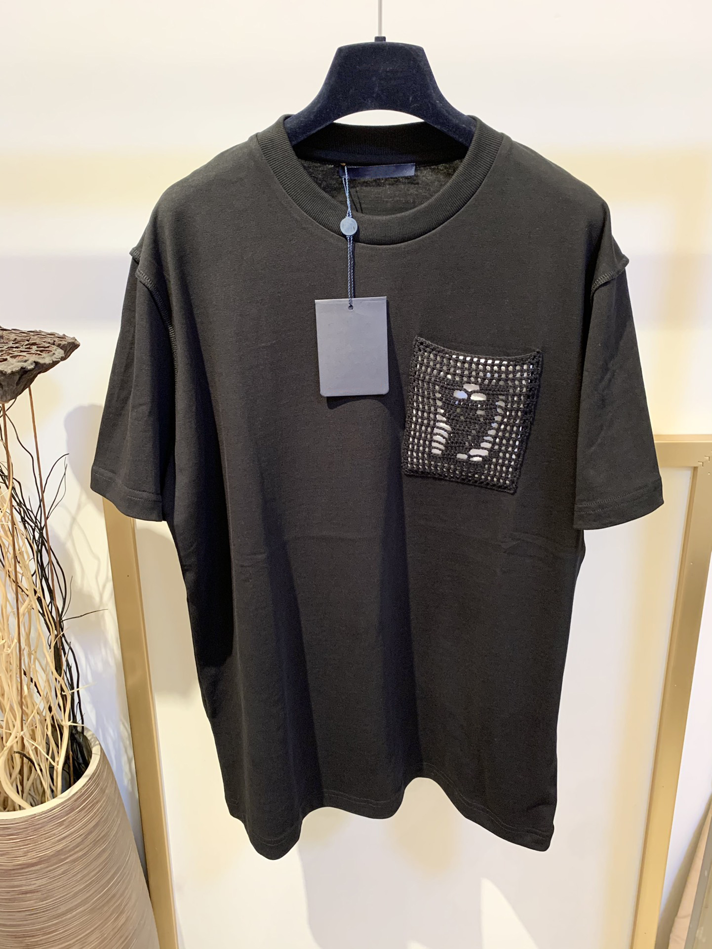 

Summer 2022 the latest brand luxury short sleeved t shirts ~ US size designer t shirt ~ high-quality cotton pocket stitching design mens black t shirts