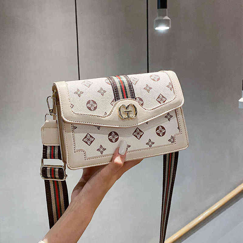 

Factory direct wholesale Advanced sense of foreign style female 2022 new fashion pop small square bag versatile ins Single Shoulder Messenger Bag, Light brown coffee (a