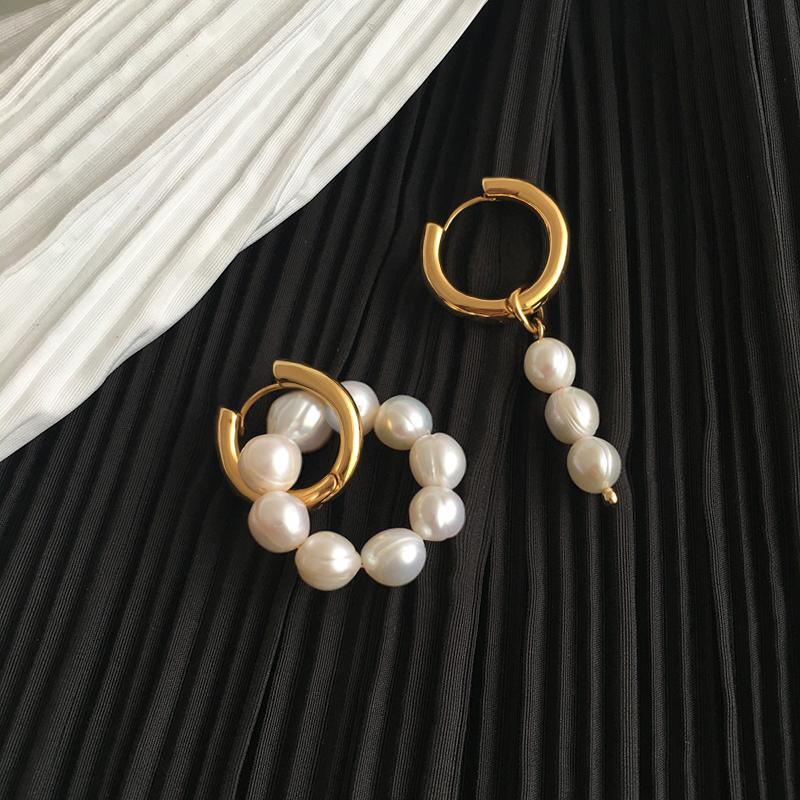 

Hoop & Huggie 18k Gold Asymmetric Freshwater Pearl Hanging Earrings Circle Dangle Two Ways To Wear Unusual Drop Wedding JewelryHoop
