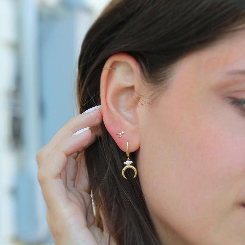 

Hoop & Huggie 100% 925 Sterling Silver Women Ladies Delicate Dainty Oval Cz Horn Moon Ox Charm Earrings Fashion Party JewelryHoop