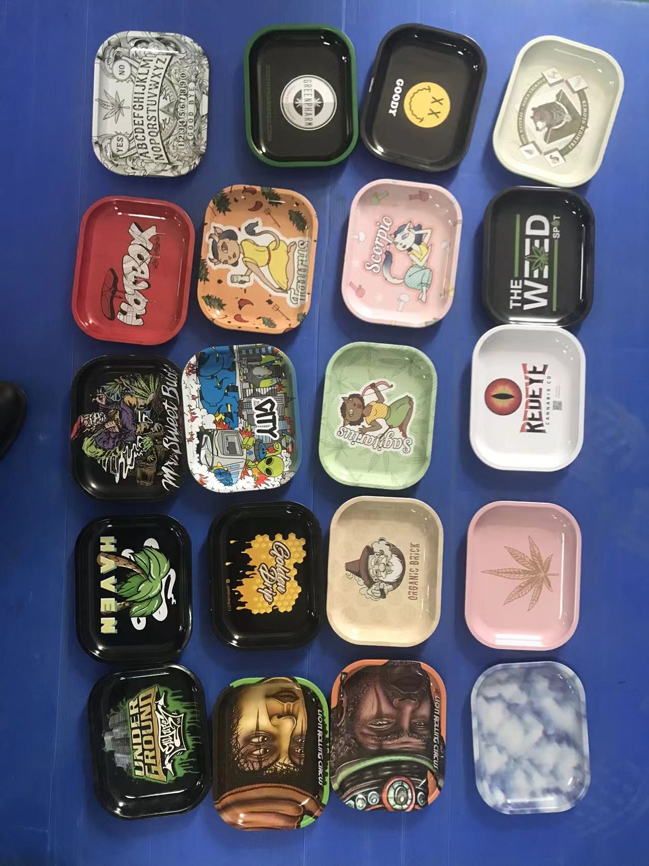 

Smoking Accessories Wholesale metal cigarette trays in a variety of styles and patterns