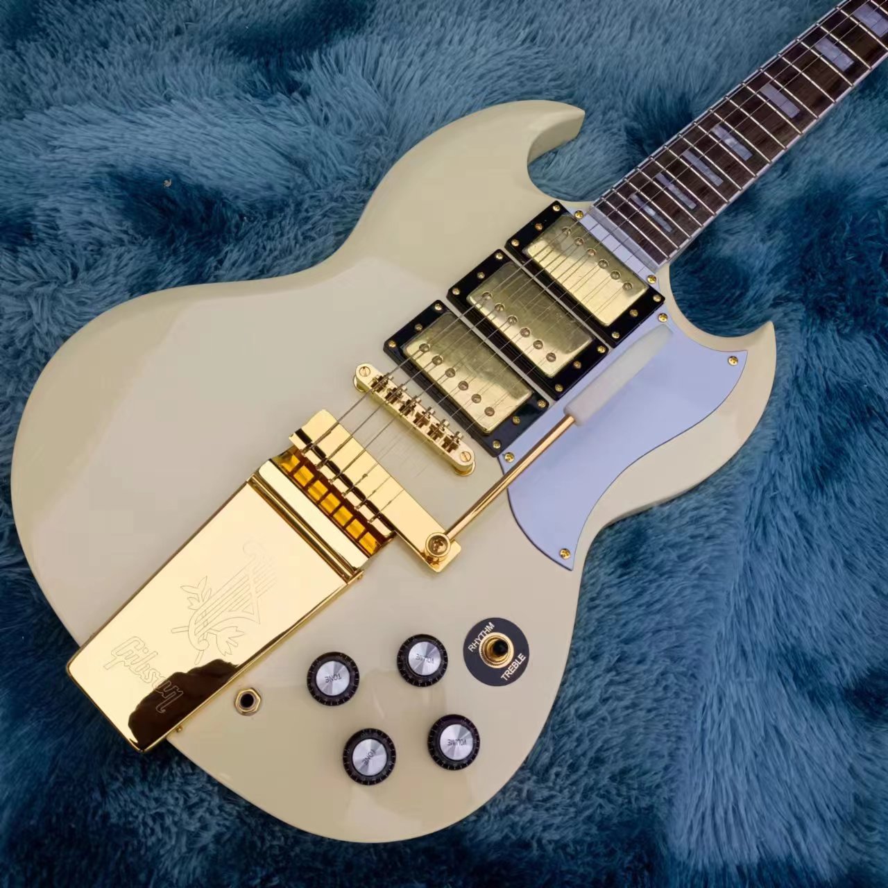 

In stock - Electric Guitar S G, 3 Pickups Gold Hardware Special Bridge, Mahogany Body And Neck