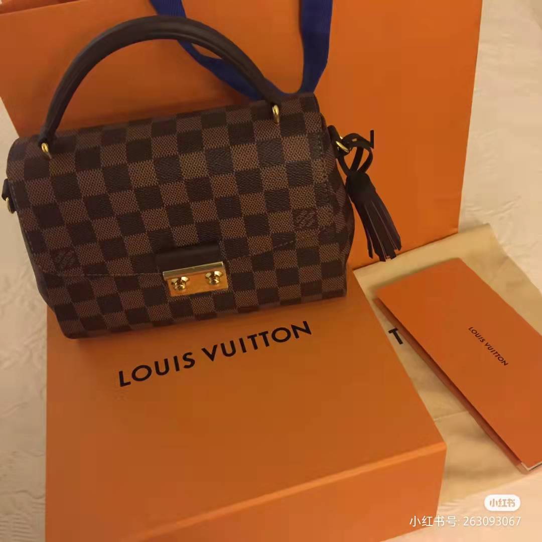 2022 Sac Luxurys Designers Handbag Messenger oxydant en cuir élégant Sacs d'épalsine créatrices Femmes Crossbody Shopping Tote Wallet M44875 M414