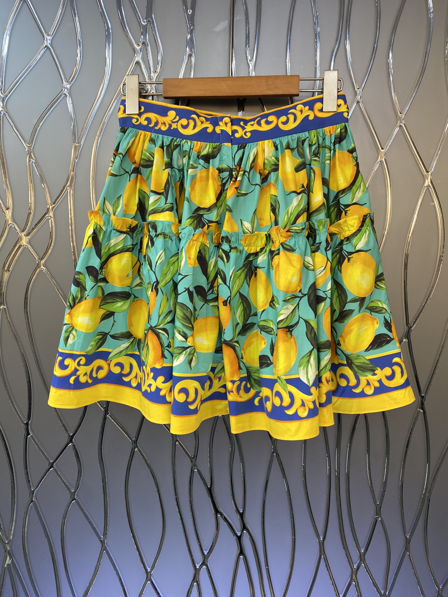 

2022 European fashion brand Skirts spring and summer new cotton print waist skirt, Green