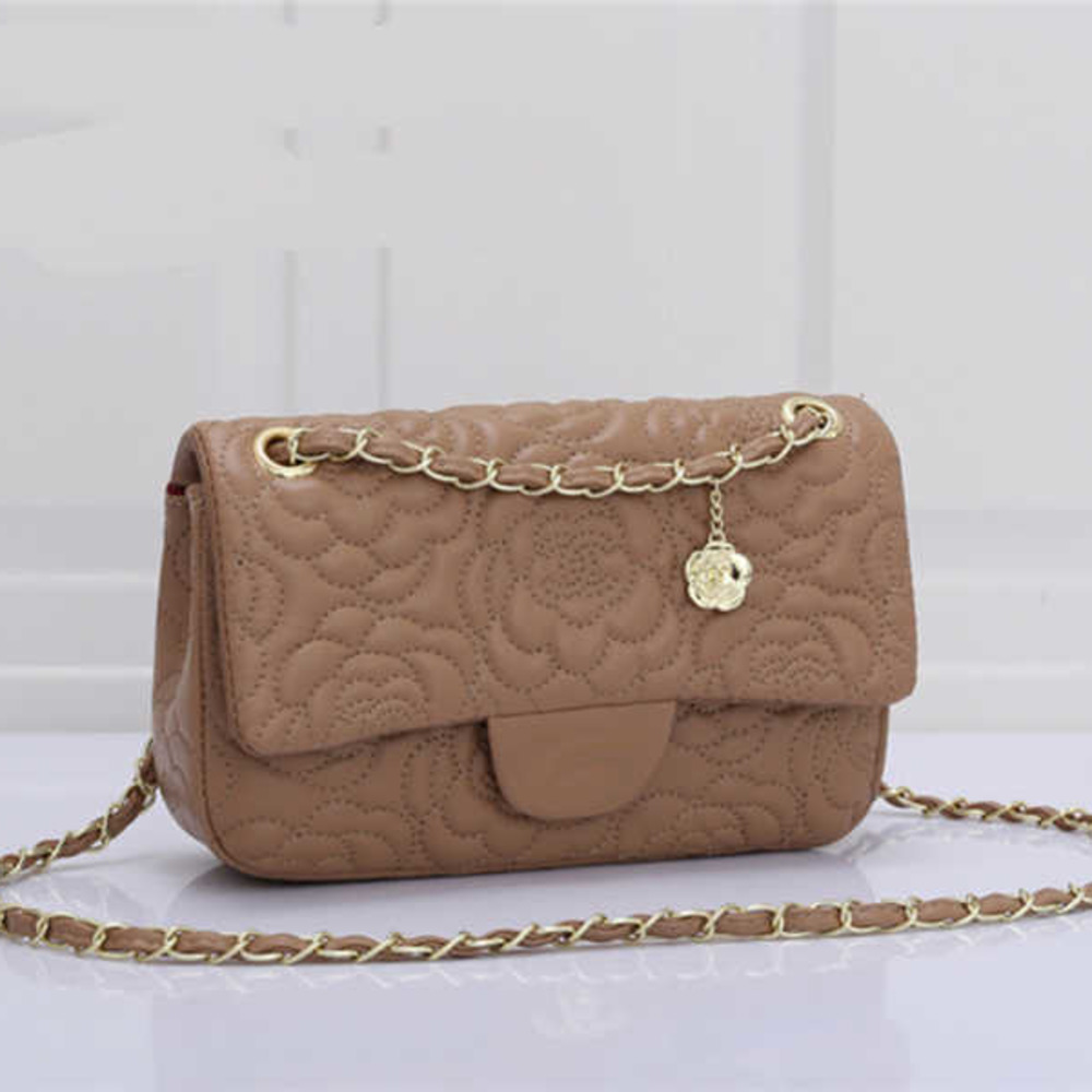 2022 designer Bags Fashionable PU Leather Soft One Shoulder Hand Messenger Cosmetic Bag Mobile Phone Change Ladies Chain Bag