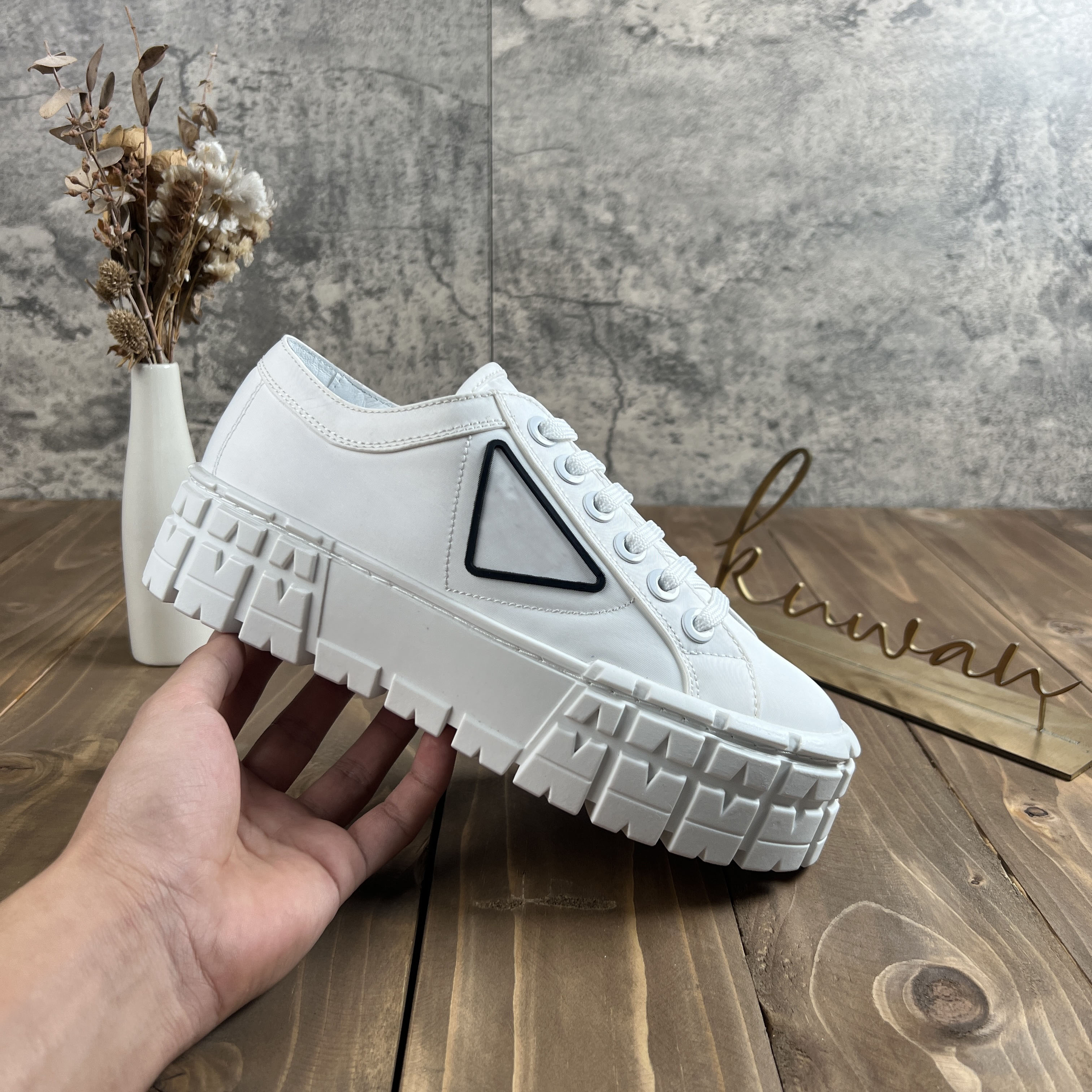 

Double Wheel Nylon Gabardine Sneakers Dsigner Triangle Logo Canvas Casual Shoes Women Sneaker Trainers Triple Thick Bottom Low Shoe Top Quality Size 35-42, Customize