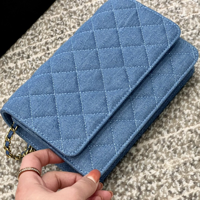 

2022Ss Womens Denim Classic Mini Flap Wallet Bags Quilted Card Holder Luxury Designer Purse Crush Blue Ball Matelasse Chain Crossbody Shoulder Handbags 20*13CMW, Box