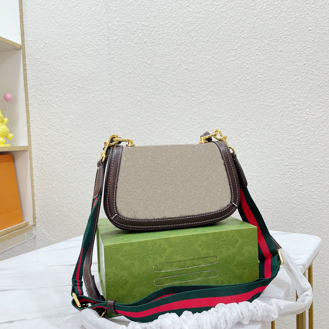

Stylish design single shoulder bag decorated with metal logo womens bags casual fashion handbag, Black