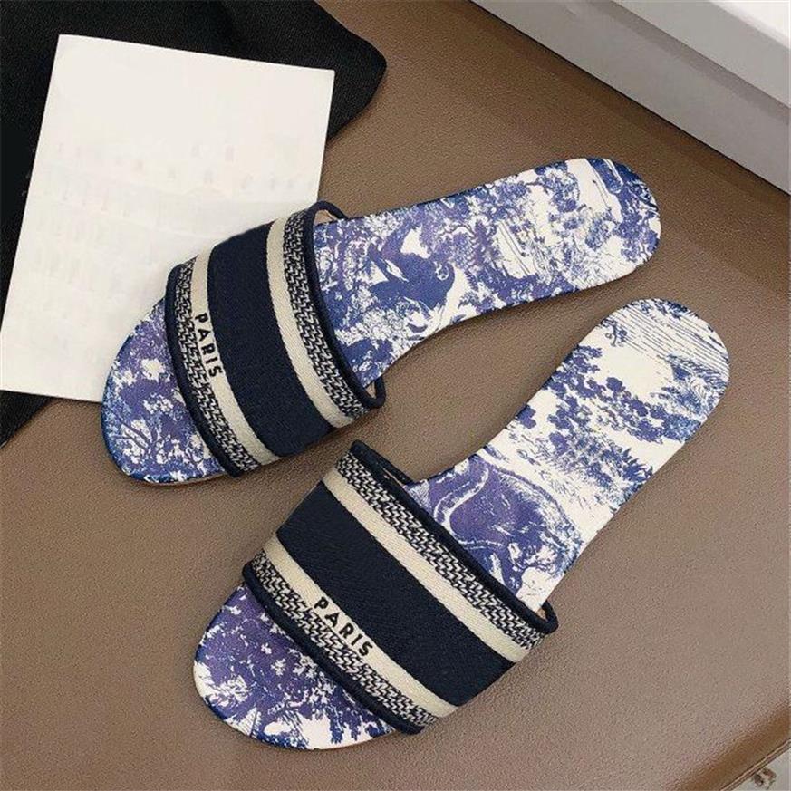 

2021 new Designer Leather Ladies Sandals Summer Flat Slipper fashion beach woman Big head Slipper Rainbow letters designer slipper311w, Color 1