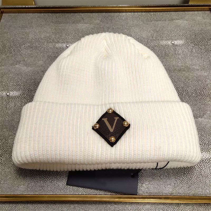 Designer Skull Hat Wool Knitted Hat Couple Beanie Hats Two Color For Men Women Cashmere Autumn And Winter Travel Wear Fashion Ball Caps