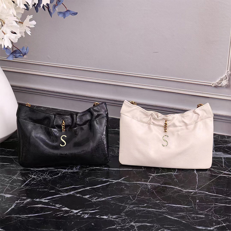 

New designer armpit bag luxury sheepskin wrinkle girl chain bag hobo high-cold style high-end brand-name single product re-engraved bags with letter decoration 24cm, Custom made