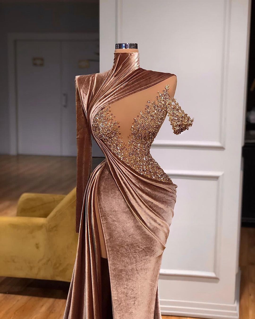 New 2022 Elegant Velvet Mermaid Prom Dresses Long Sleeves Cap Sleeves Sequins Side Split Women Pageant Evening Dressing Gowns