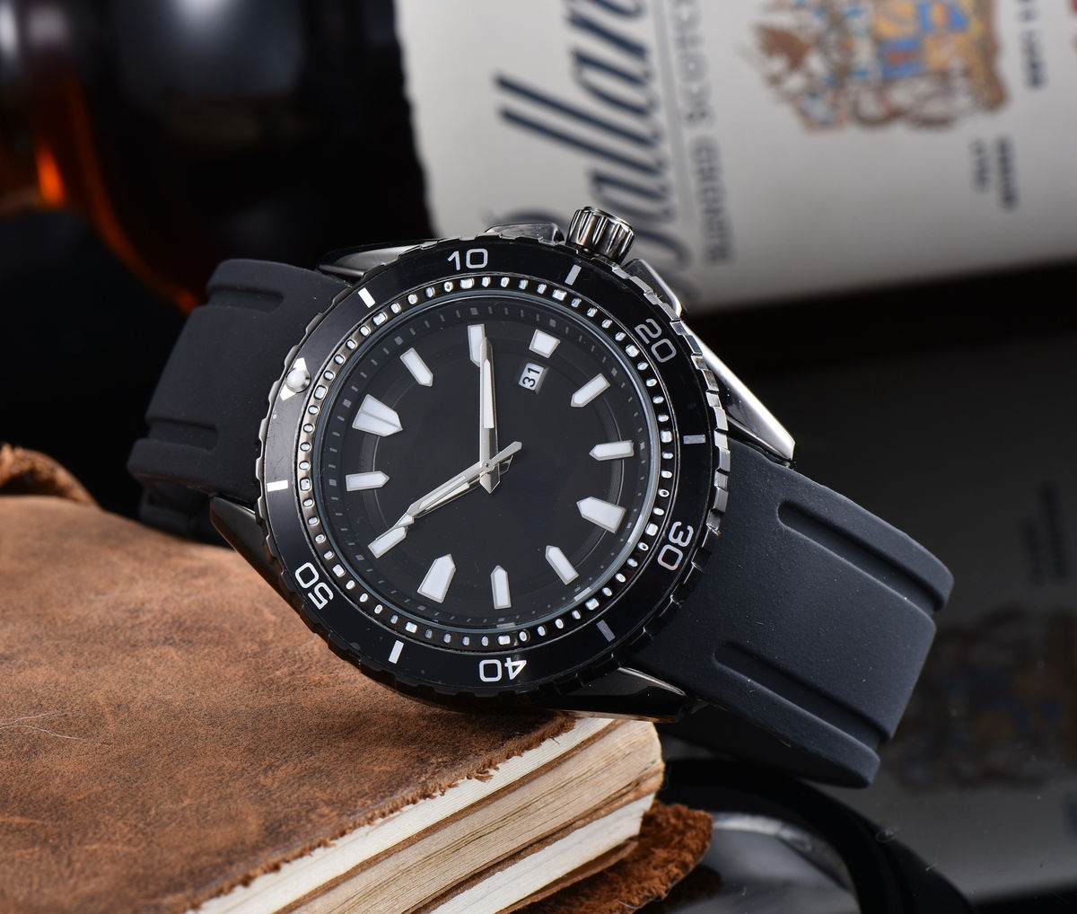 

2022 Men's 3 Hand Calendar Second Run XT Luminous Quartz Watch Gear Dial Literal Rubber Strap, Multi-color