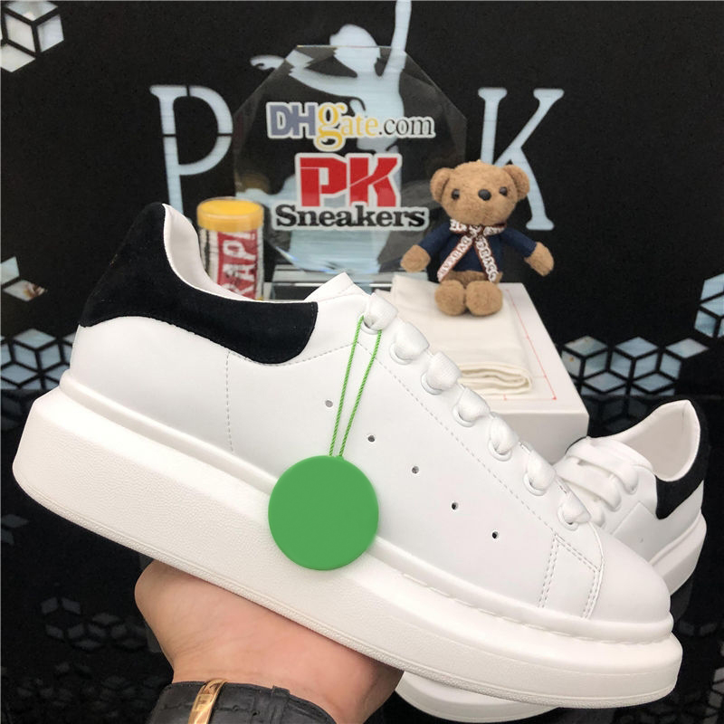 

Top Mens Massage Designer Casual Shoes Womens Genuine Leather Velvet Sneaker Black White Fashion Womens Summer Soft Flat Trainer Sprot Sneakers With Box size 36-46EU, Customize