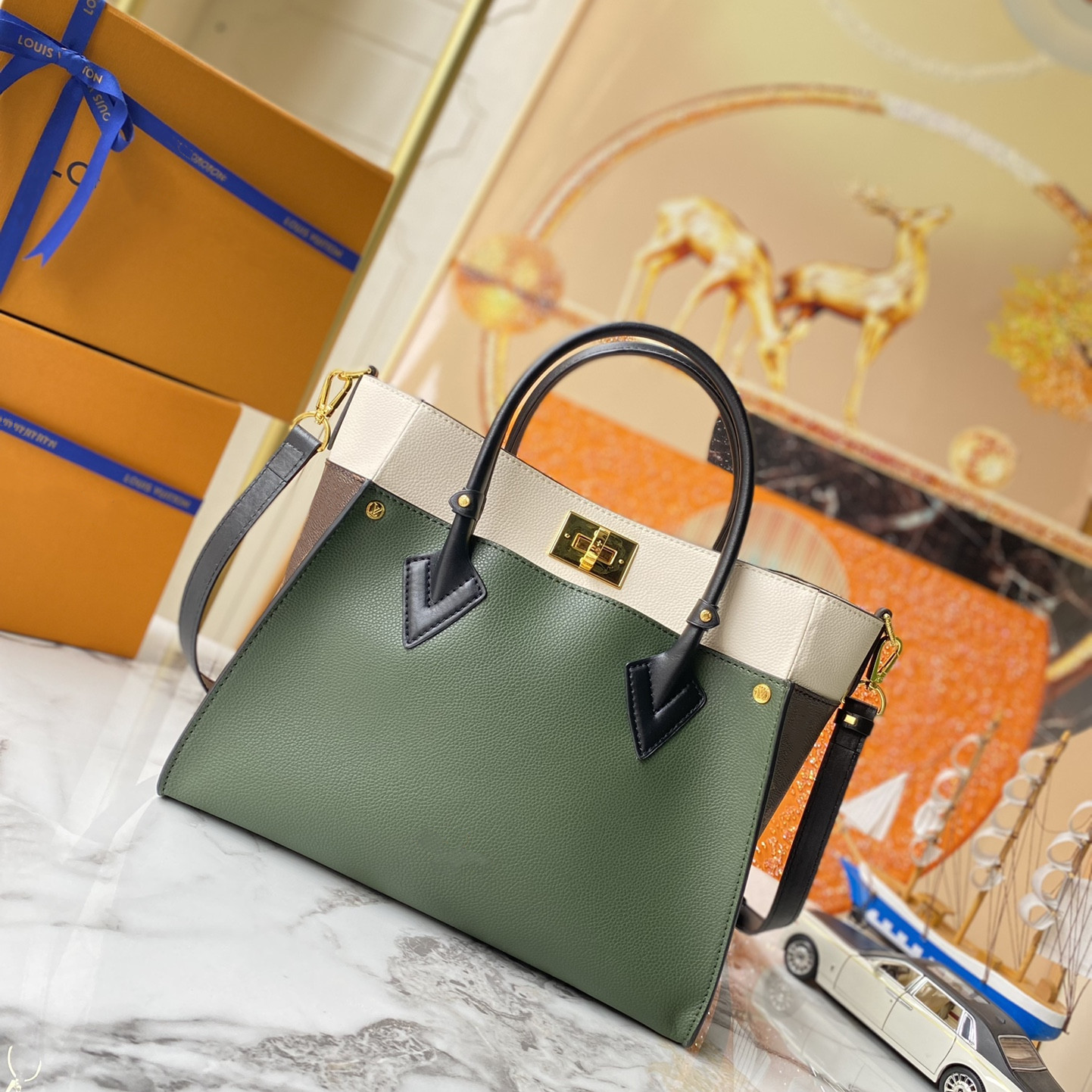 

Designer luxury handbags purse On My Side bags elegant stitching fine grain calf shoulder strap handbag Luis