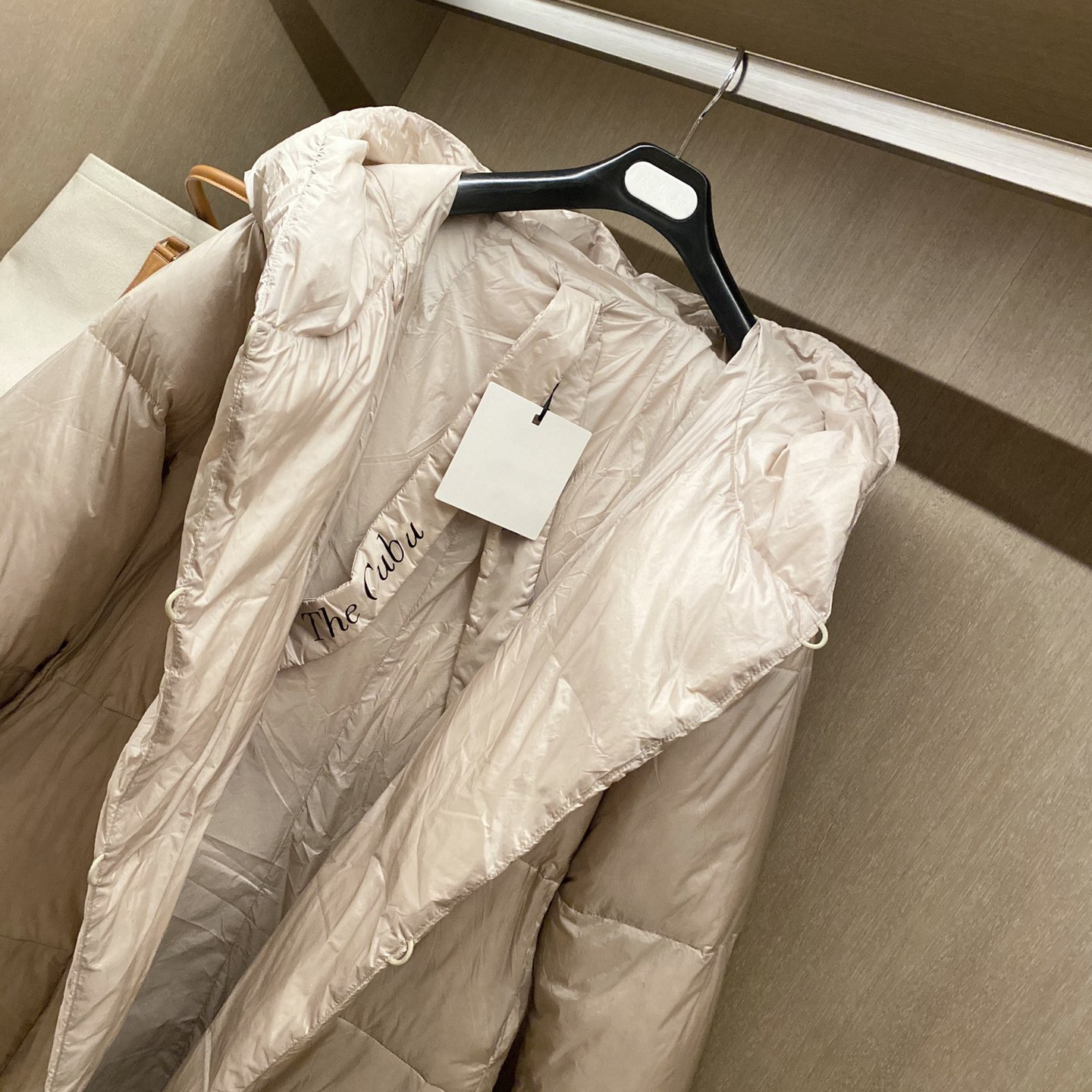 

2022 Womens Winter outdoor leisure sports down jacket white duck windproof parker long leather collar cap warm real wolf fur stylish designer classic adventure coat