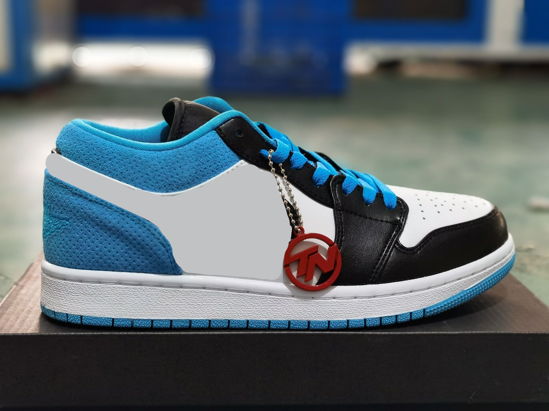 

Bowling Shoes Laser Blue Retro casual shoes, White